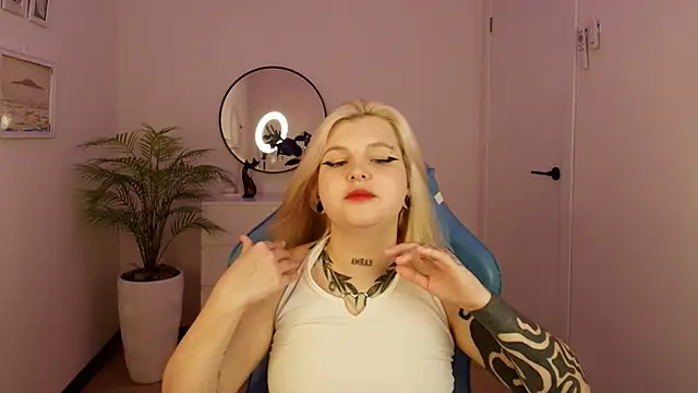 Shad0wPurr online show from October 9, 2:56 am