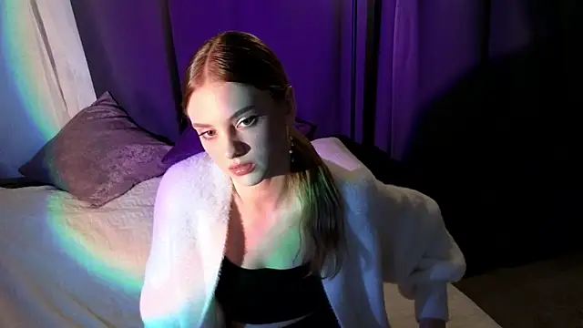 Snapshot of midnightMaya chatting on October 19, 8:00 pm midnightMaya online show from October 19, 8:00 pm