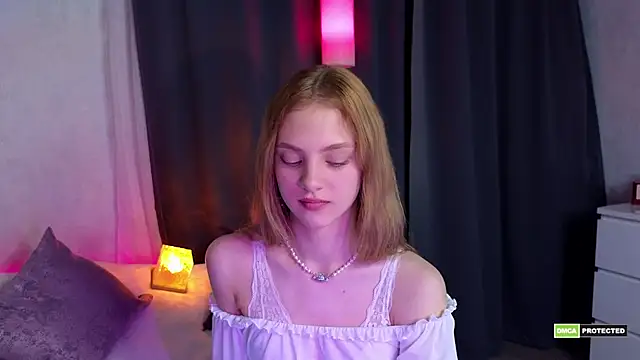 Snapshot of midnightMaya chatting on December 17, 10:48 pm midnightMaya online show from December 17, 10:48 pm