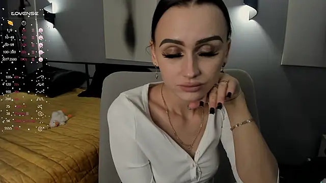 Lisa  Johnson online show from November 23, 7:02 pm