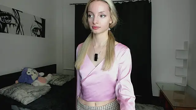 PocketDollX online show from October 31, 2:35 pm