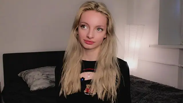 PocketDollX online show from October 2, 2:09 pm