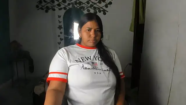 Ebony luna online show from July 1, 7:25 pm