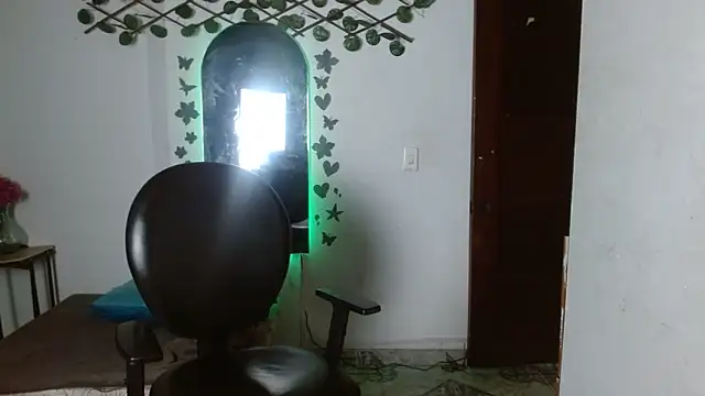 Snapshot of Ebony_luna chatting on April 30, 12:45 pm Ebony luna online show from April 30, 12:45 pm