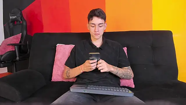 LukeSavagge online show from October 14, 3:01 pm