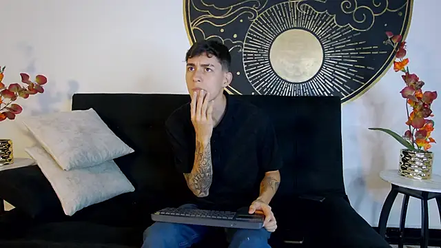 LukeSavagge online show from October 5, 3:03 pm