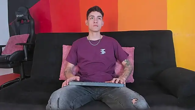LukeSavagge online show from October 16, 1:52 pm