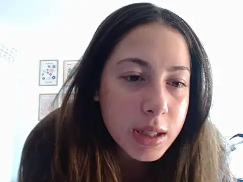 Snapshot of poppysinclair chatting on October 13, 7:21 am poppysinclair online show from October 13, 7:21 am