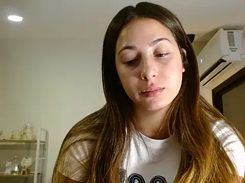 Snapshot of poppysinclair chatting on October 14, 5:46 pm poppysinclair online show from October 14, 5:46 pm