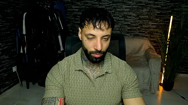 MasculineGuy99 online show from March 18, 8:53 pm
