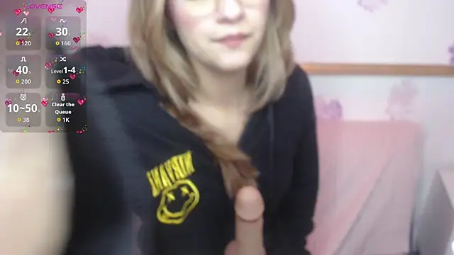 Snapshot of Alyy_cute_ chatting on October 12, 2:13 am Alyy cute online show from October 12, 2:13 am