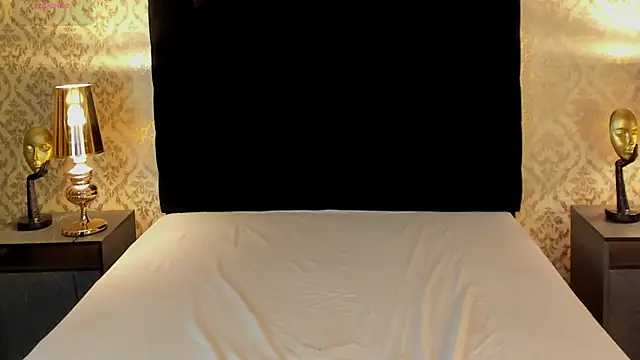 MolyBoston online show from December 2, 1:13 pm