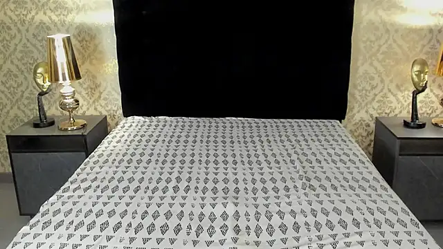 MolyBoston online show from November 26, 1:11 pm