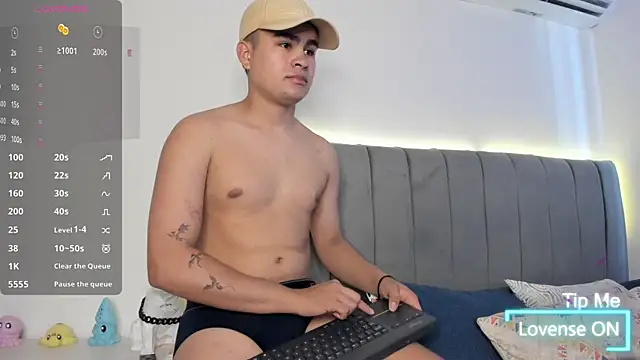 JARETHH online show from November 8, 1:47 pm