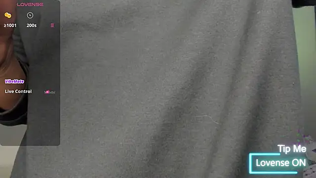 Snapshot of JARETHH chatting on October 17, 11:34 am JARETHH online show from October 17, 11:34 am