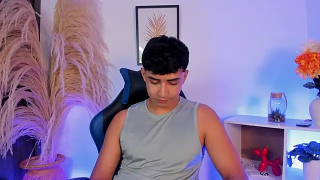 Thiago Connor21 online show from May 21, 11:46 pm