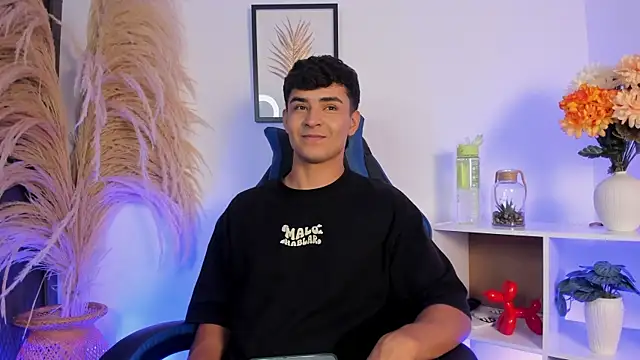 Thiago Connor21 online show from May 17, 11:49 pm
