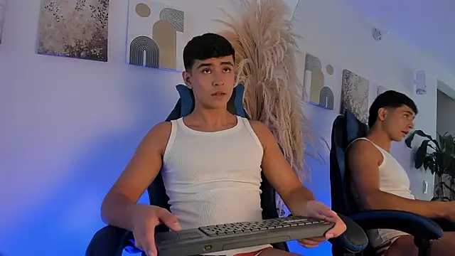 Thiago Connor21 online show from March 23, 6:30 pm