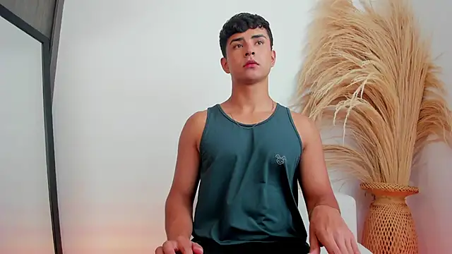 Snapshot of Thiago_Connor21 chatting on December 15, 6:03 pm Thiago Connor21 online show from December 15, 6:03 pm