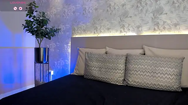 saraycollins online show from March 30, 12:17 pm