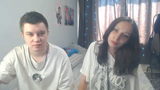 Snapshot of Mark_and_Wendy chatting on June 6, 8:52 am Mark and Wendy online show from June 6, 8:52 am
