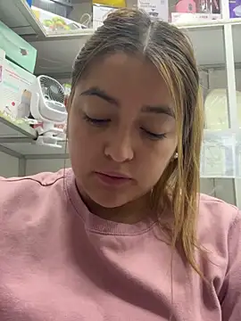 Snapshot of itsgianna chatting on October 16, 5:10 pm itsgianna online show from October 16, 5:10 pm