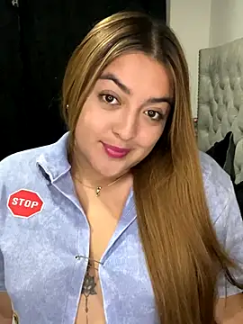 Snapshot of itsgianna chatting on October 16, 1:25 am itsgianna online show from October 16, 1:25 am