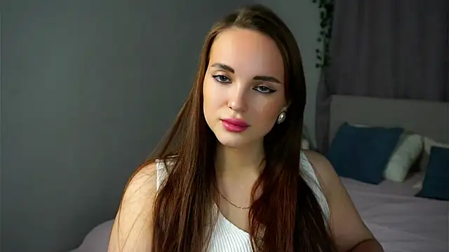 Snapshot of GudrunBane chatting on October 6, 9:43 am GudrunBane online show from October 6, 9:43 am