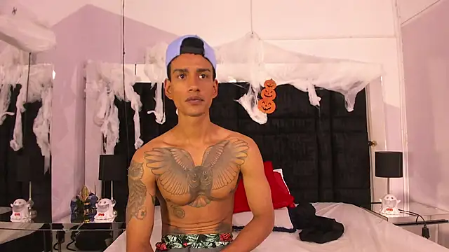 Snapshot of Latin_Pleasures chatting on October 20, 7:47 pm Latin Pleasures online show from October 20, 7:47 pm