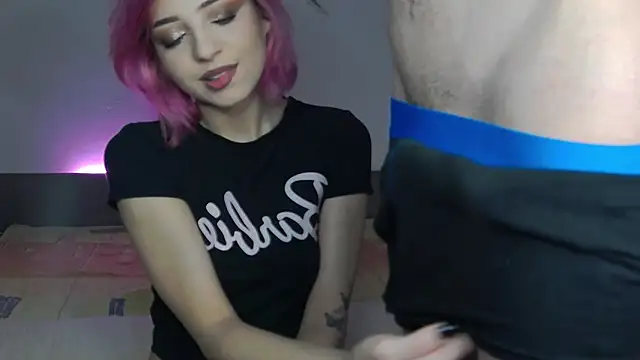 Dahliacruzz online show from March 28, 2:40 pm
