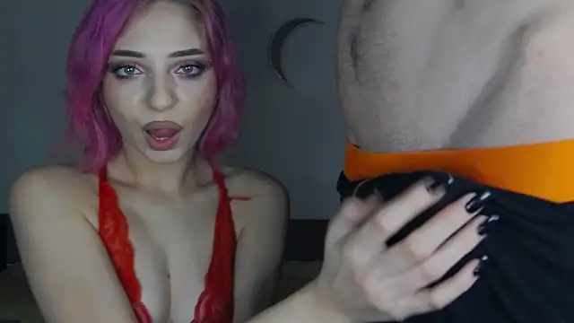 Dahliacruzz online show from March 24, 9:15 pm