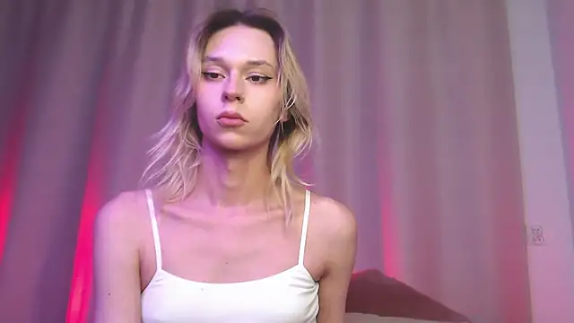 Snapshot of SophieDiamond_Xx chatting on November 14, 4:54 pm SophieDiamond Xx online show from November 14, 4:54 pm