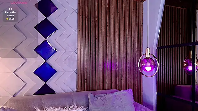 Matti sofia  online show from November 12, 7:07 pm