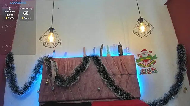 Snapshot of Mia_lopez_1 chatting on November 26, 6:19 pm Mia lopez 1 online show from November 26, 6:19 pm