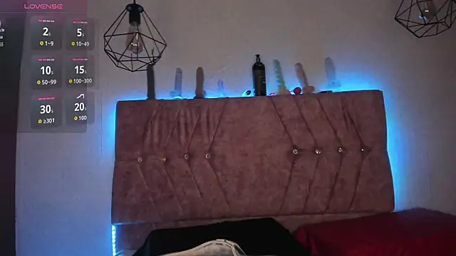 Snapshot of Mia_lopez_1 chatting on November 12, 6:23 pm Mia lopez 1 online show from November 12, 6:23 pm