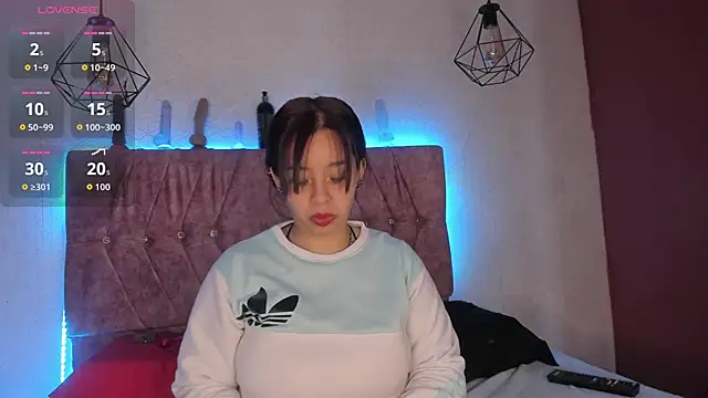 Snapshot of Mia_lopez_1 chatting on November 10, 11:37 am Mia lopez 1 online show from November 10, 11:37 am