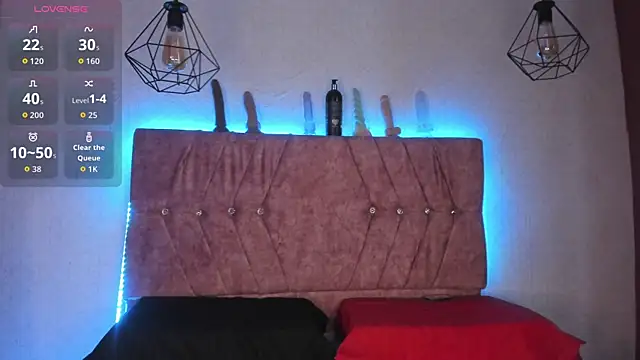 Snapshot of Mia_lopez_1 chatting on November 5, 11:35 am Mia lopez 1 online show from November 5, 11:35 am