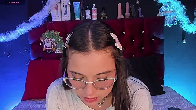 Snapshot of Cony_l chatting on December 17, 11:26 am Cony l online show from December 17, 11:26 am