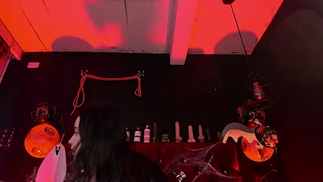 Cony l online show from October 31, 11:40 am