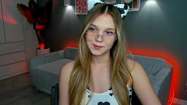 Snapshot of linakorvin chatting on November 23, 1:10 pm linakorvin online show from November 23, 1:10 pm