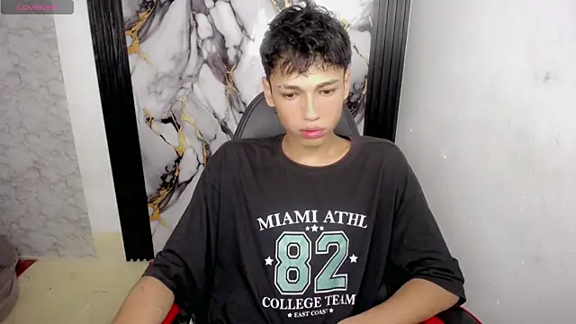 Im david02 online show from December 19, 1:13 pm