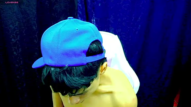 Im david02 online show from November 10, 1:05 pm