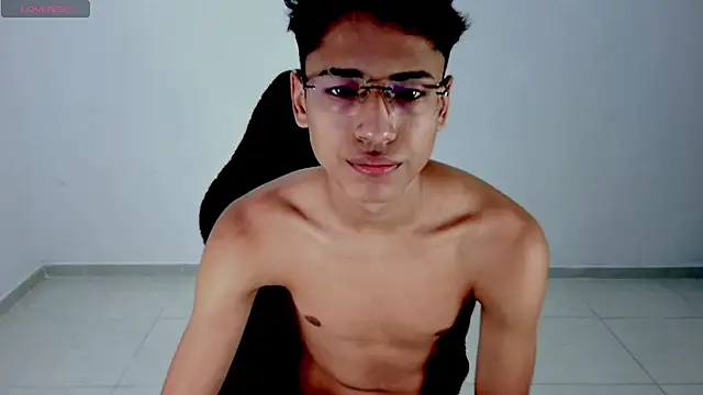 Im david02 online show from April 8, 1:12 pm