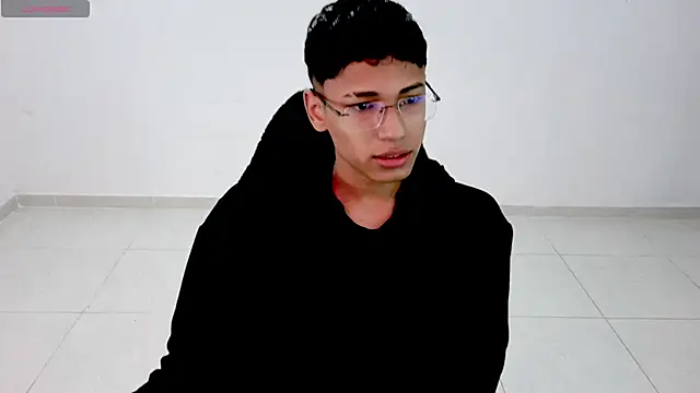 Im david02 online show from April 15, 2:10 pm