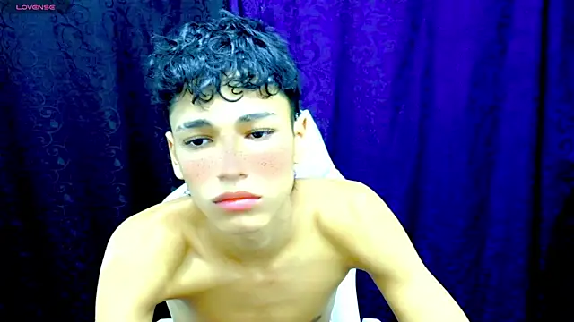 Im david02 online show from November 12, 1:15 pm