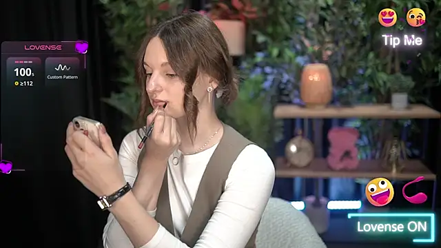 Snapshot of xoxo_molly chatting on November 10, 10:59 pm xoxo molly online show from November 10, 10:59 pm