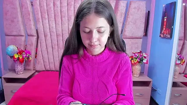 Snapshot of sarah_sweett_ chatting on October 22, 2:27 pm sarah sweett online show from October 22, 2:27 pm