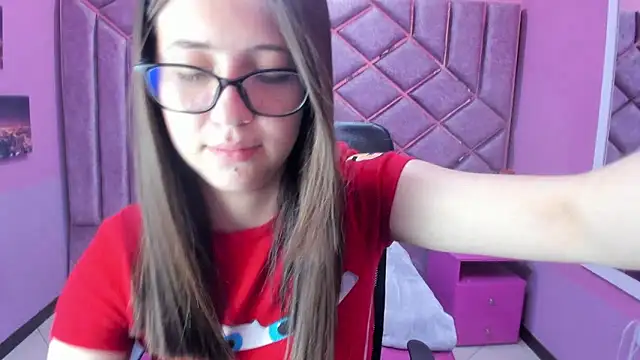 sarah sweett  online show from April 8, 2:40 pm