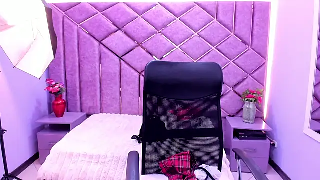 sarah sweett  online show from May 26, 1:53 pm