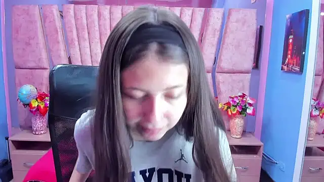 Snapshot of sarah_sweett_ chatting on October 23, 2:05 pm sarah sweett online show from October 23, 2:05 pm